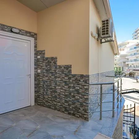2 * Sarandë